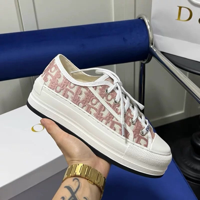 2026 Spring and Autumn New D Letter Embroidered Thick Sole Height Increasing Canvas Shoes Women's Casual All-Match Lace-up Sneakers Women